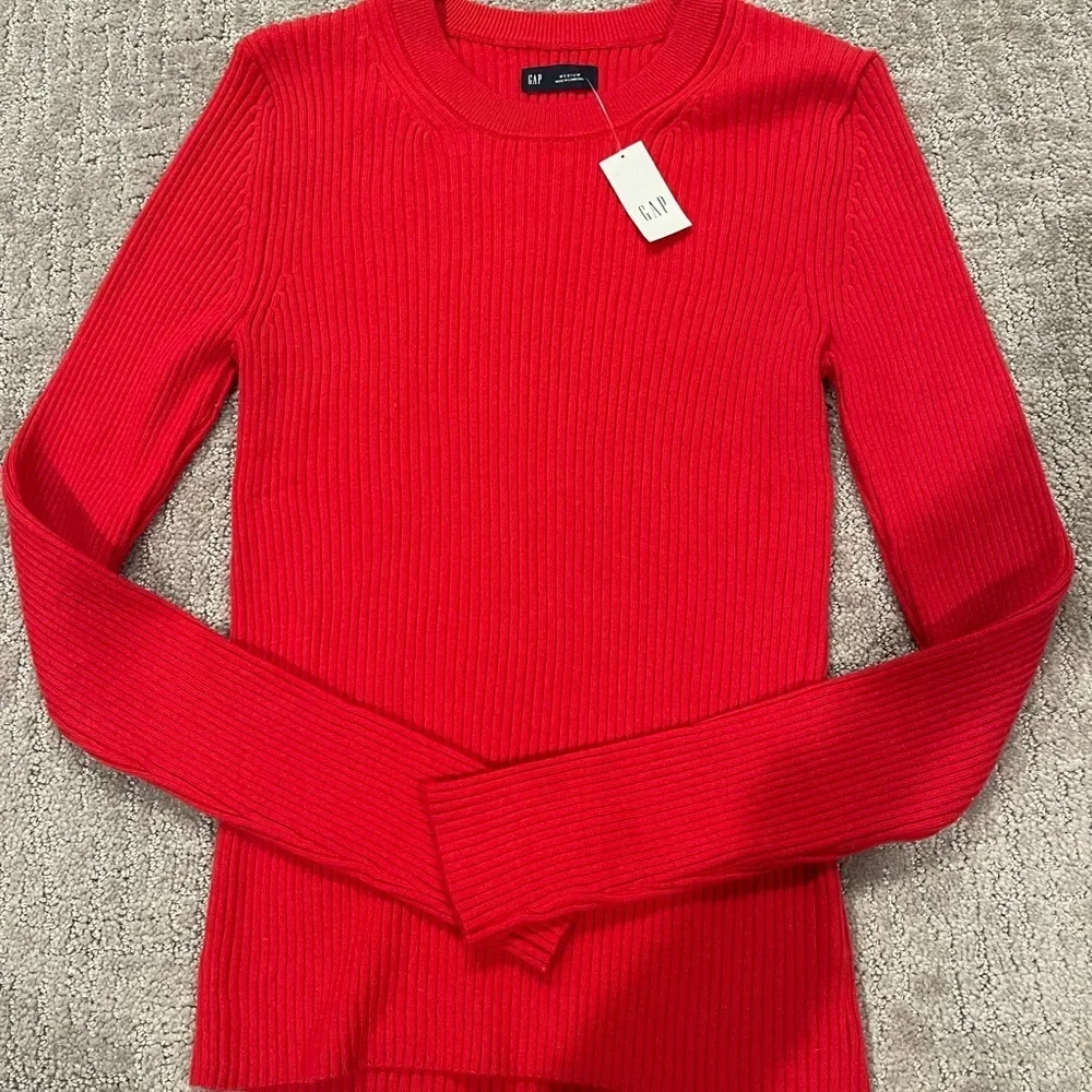 GAP Crew Neck Red Ribbed Knit Sweater, Long Sleeve, Fitted, Soft, Size M, NWT